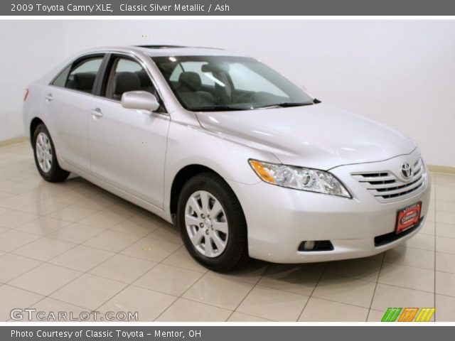 2009 Toyota Camry XLE in Classic Silver Metallic