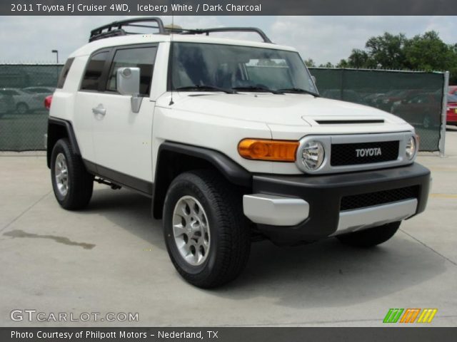 2011 Toyota FJ Cruiser 4WD in Iceberg White