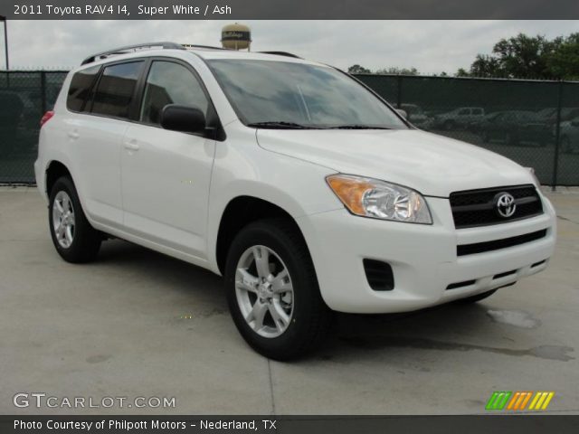 2011 Toyota RAV4 I4 in Super White