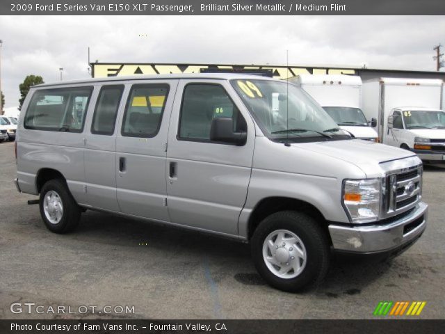 2009 Ford E Series Van E150 XLT Passenger in Brilliant Silver Metallic