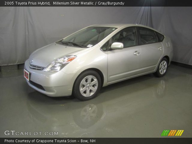 2005 Toyota Prius Hybrid in Millenium Silver Metallic