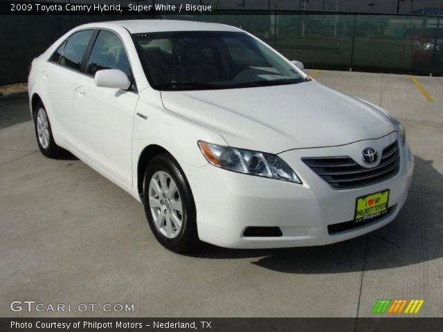 2009 Toyota Camry Hybrid in Super White