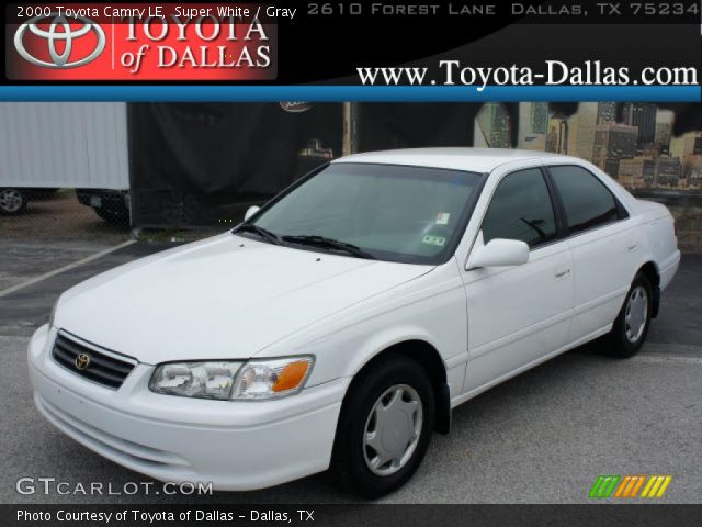 2000 Toyota Camry LE in Super White