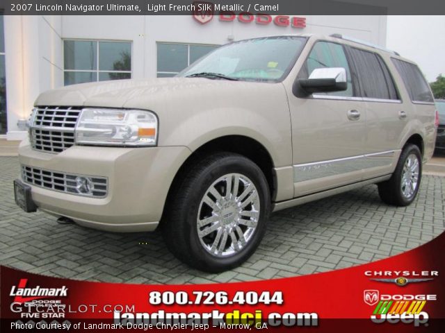 2007 Lincoln Navigator Ultimate in Light French Silk Metallic