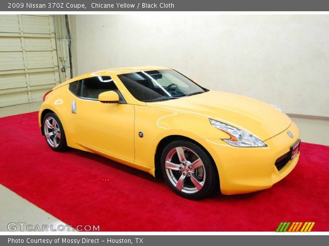 2009 Nissan 370Z Coupe in Chicane Yellow