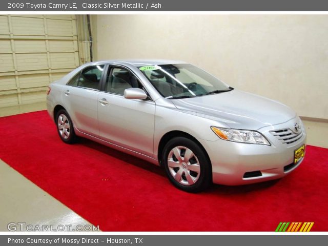 2009 Toyota Camry LE in Classic Silver Metallic