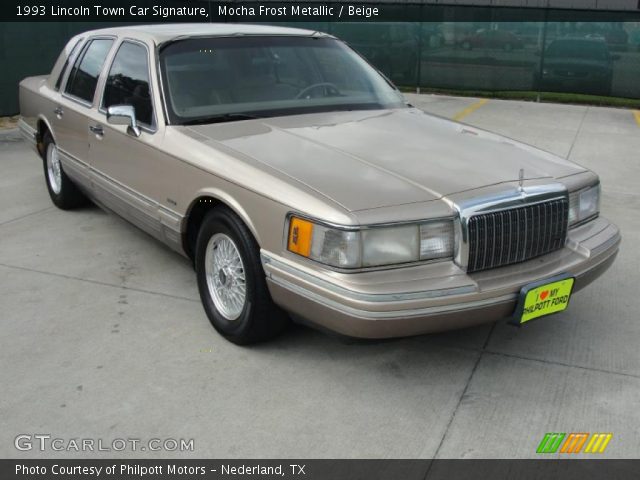 1993 Lincoln Town Car Signature in Mocha Frost Metallic