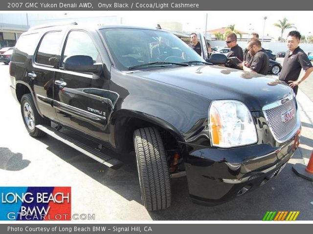 2007 GMC Yukon Denali AWD in Onyx Black
