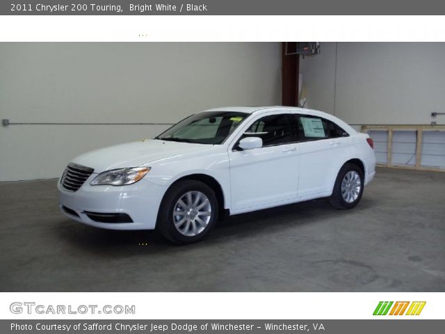 2011 Chrysler 200 Touring in Bright White