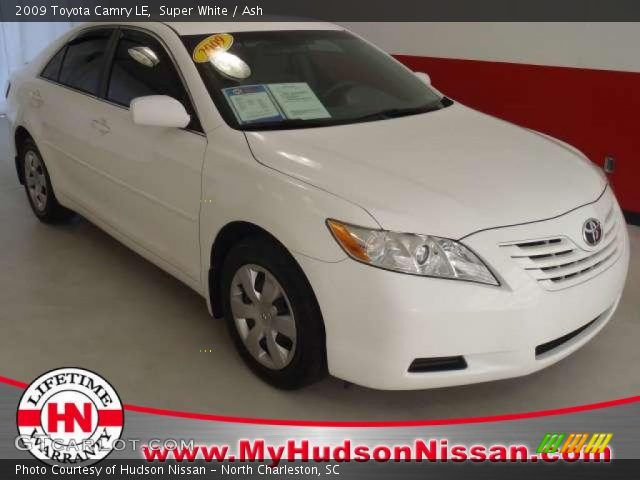 2009 Toyota Camry LE in Super White