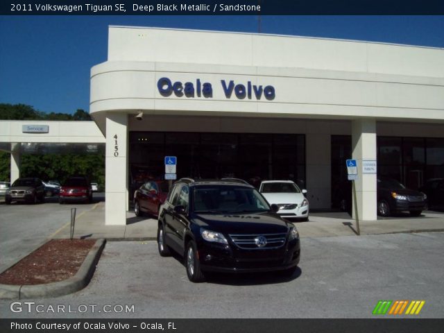 2011 Volkswagen Tiguan SE in Deep Black Metallic