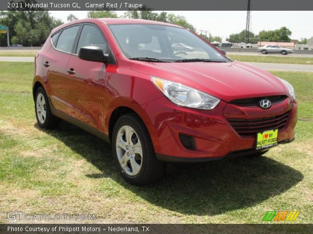 2011 Hyundai Tucson GL in Garnet Red