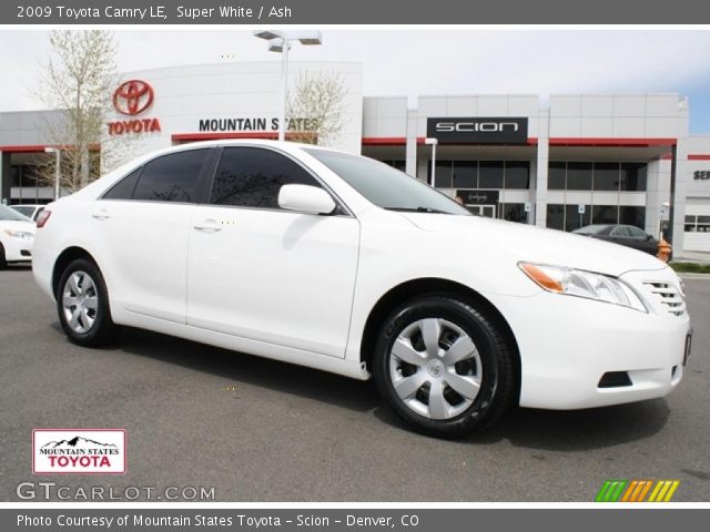 2009 Toyota Camry LE in Super White