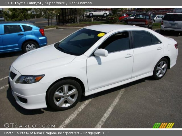 2010 Toyota Camry SE in Super White