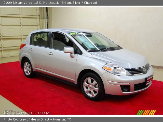 2009 Nissan Versa 1.8 SL Hatchback in Brillant Silver