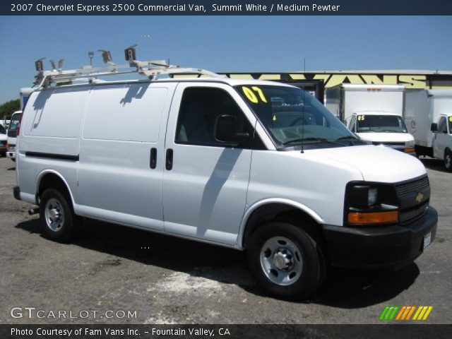 2007 Chevrolet Express 2500 Commercial Van in Summit White