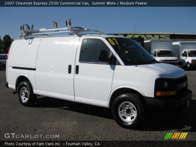 2007 Chevrolet Express 2500 Commercial Van in Summit White