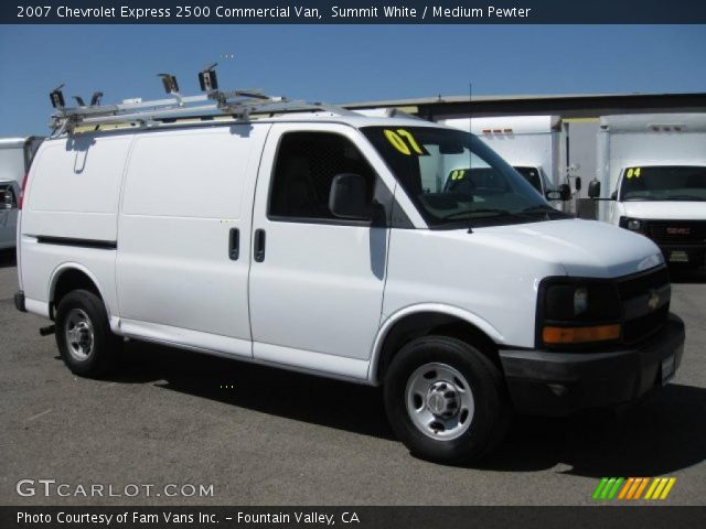 2007 Chevrolet Express 2500 Commercial Van in Summit White