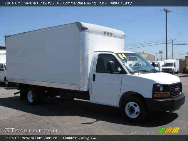 2004 GMC Savana Cutaway 3500 Commercial Moving Truck in White