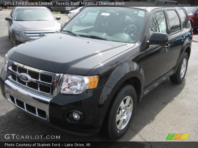 2011 Ford Escape Limited in Tuxedo Black Metallic