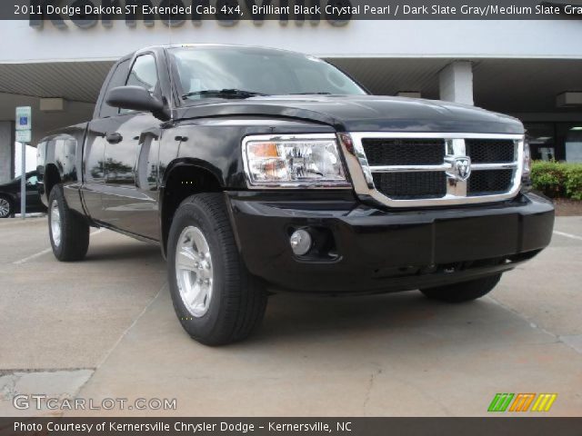 2011 Dodge Dakota ST Extended Cab 4x4 in Brilliant Black Crystal Pearl