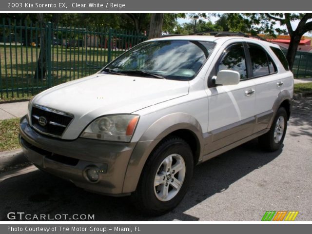 2003 Kia Sorento EX in Clear White