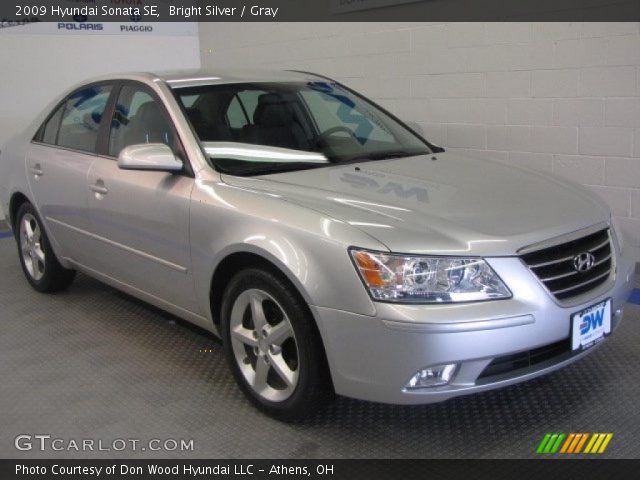 2009 Hyundai Sonata SE in Bright Silver