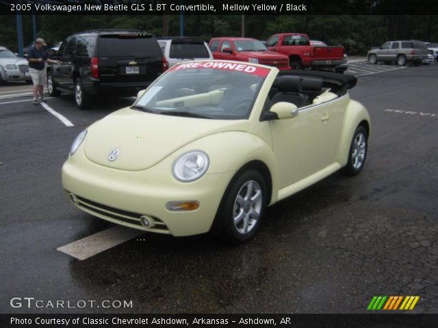 2005 Volkswagen New Beetle GLS 1.8T Convertible in Mellow Yellow