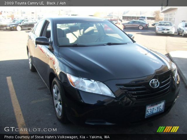 2009 Toyota Camry LE in Black