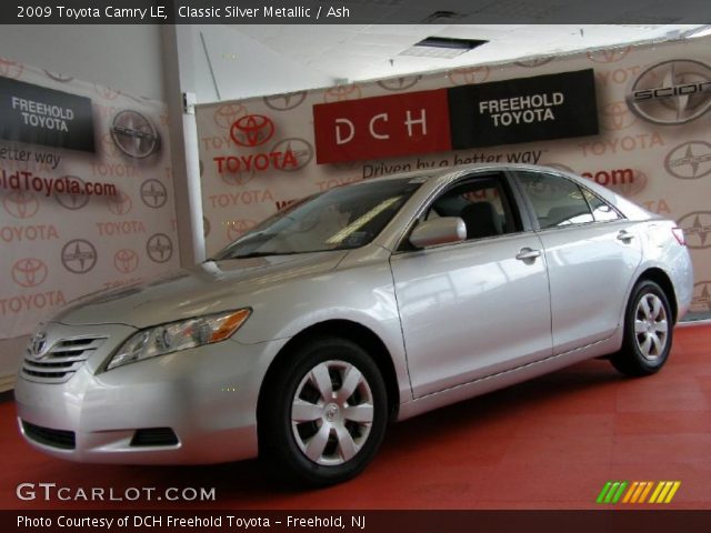 2009 Toyota Camry LE in Classic Silver Metallic