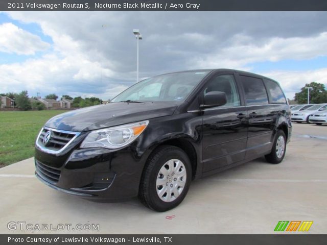 2011 Volkswagen Routan S in Nocturne Black Metallic