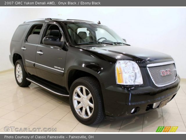2007 GMC Yukon Denali AWD in Onyx Black