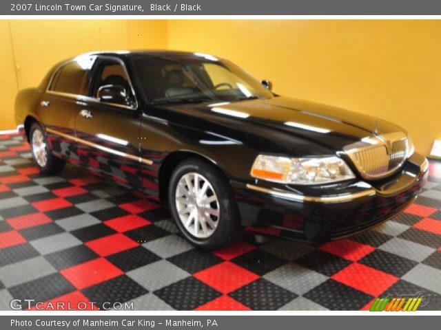 2007 Lincoln Town Car Signature in Black