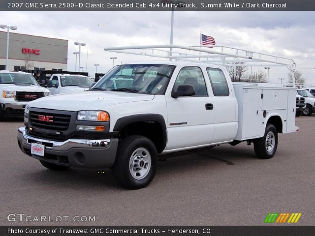 2007 GMC Sierra 2500HD Classic Extended Cab 4x4 Utility Truck in Summit White