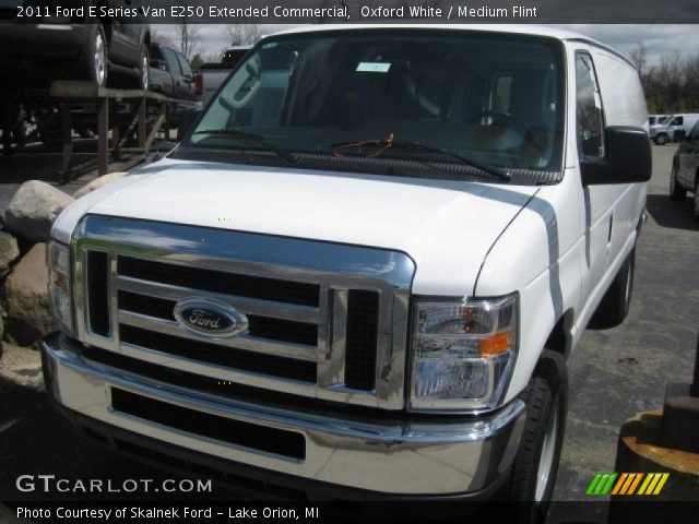 2011 Ford E Series Van E250 Extended Commercial in Oxford White