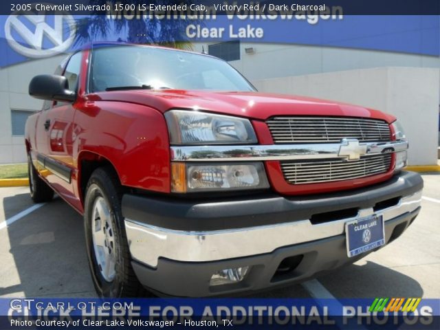 2005 Chevrolet Silverado 1500 LS Extended Cab in Victory Red