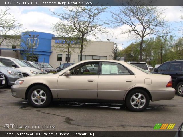 1997 Lexus ES 300 in Cashmere Beige Metallic