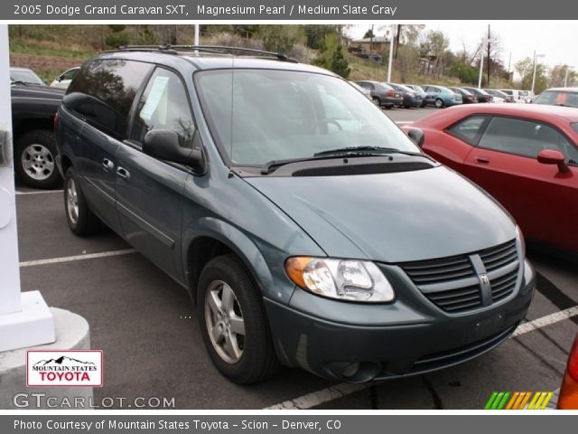 2005 Dodge Grand Caravan SXT in Magnesium Pearl