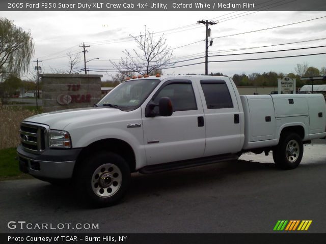 2005 Ford F350 Super Duty XLT Crew Cab 4x4 Utility in Oxford White