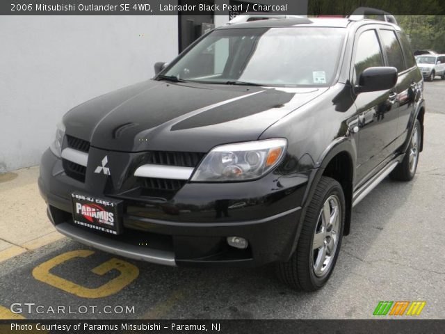 2006 Mitsubishi Outlander SE 4WD in Labrador Black Pearl
