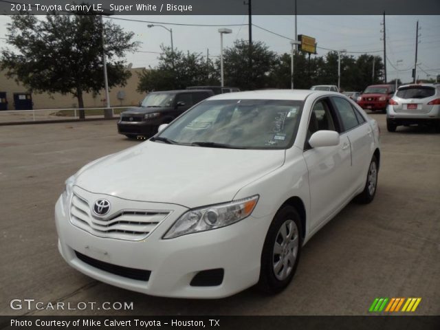 2011 Toyota Camry LE in Super White