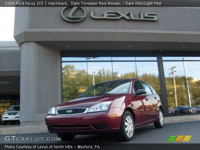2006 Ford Focus ZX5 S Hatchback in Dark Toreador Red Metallic