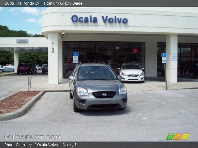 2009 Kia Rondo LX in Titanium Gray