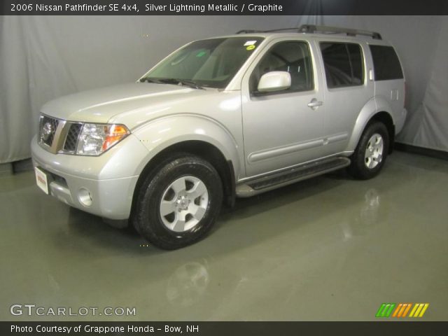 2006 Nissan Pathfinder SE 4x4 in Silver Lightning Metallic