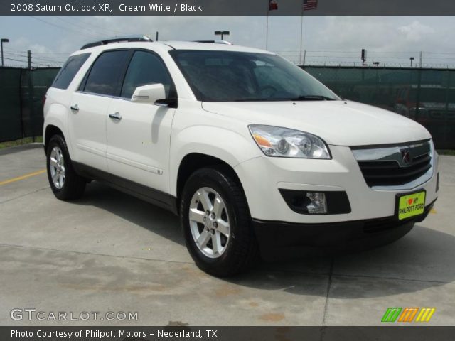 2008 Saturn Outlook XR in Cream White