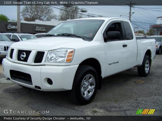 2005 Nissan Titan XE King Cab 4x4 in White