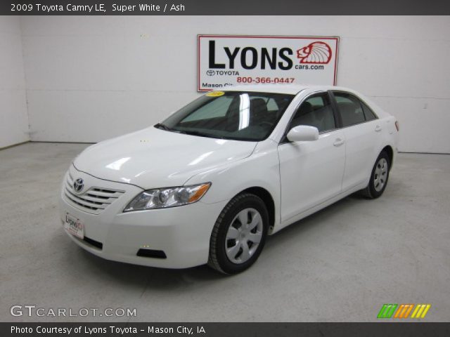 2009 Toyota Camry LE in Super White