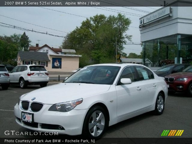 2007 BMW 5 Series 525xi Sedan in Alpine White