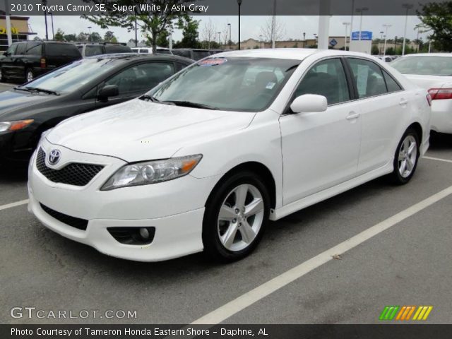 2010 Toyota Camry SE in Super White