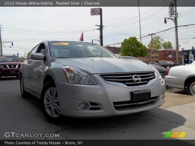 2010 Nissan Altima Hybrid in Radiant Silver